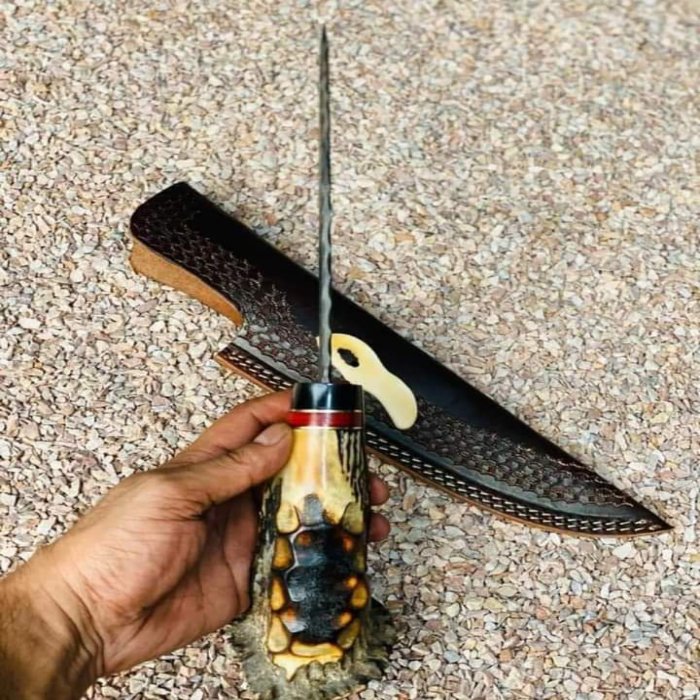 Handcrafted Vintage Buckhorn Knife With Leather Case