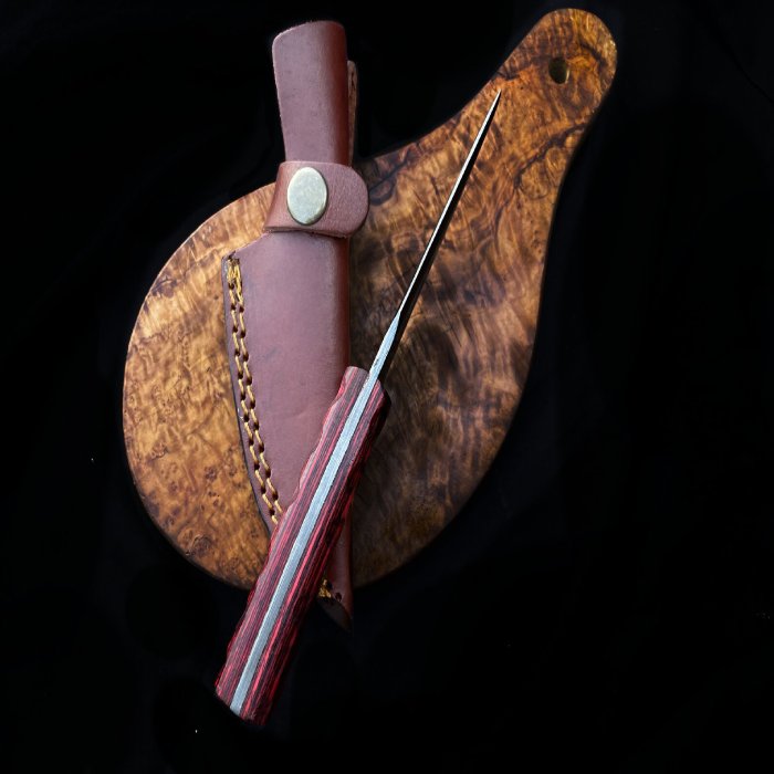 Handcrafted Damascus Steel Skinning Knife With Leather Case