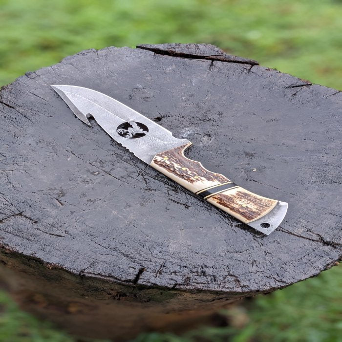 Handcrafted Damascus Steel Gut Hook Knife With Leather Case