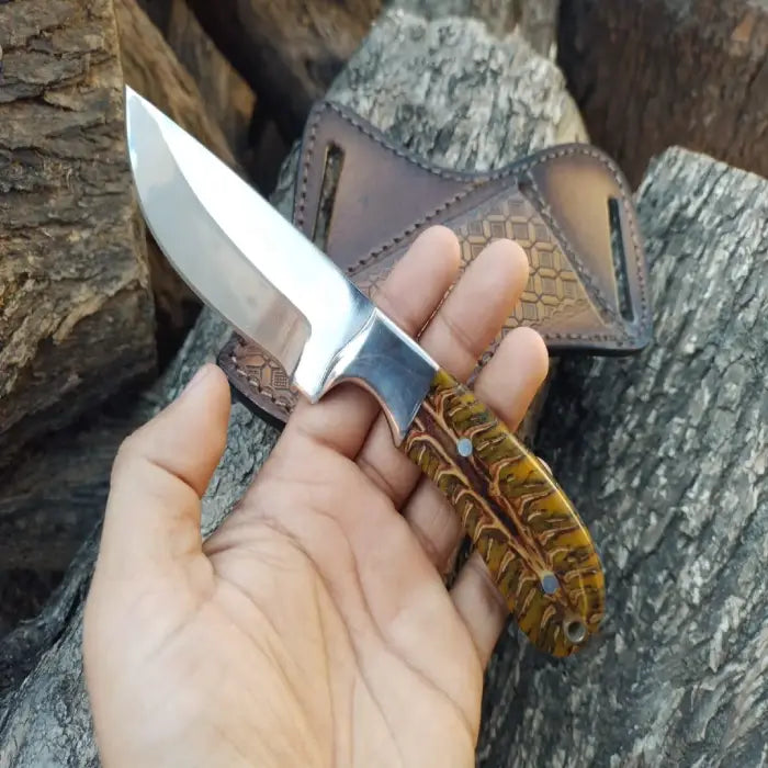 Mirror finish Western Cowboy knife with pancake leather sheath