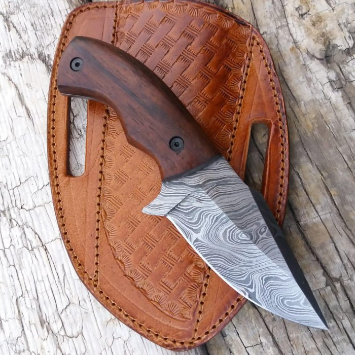 Damascus Steel Cowboy Knife: Rosewood Handle, Leather Cross Draw Sheath