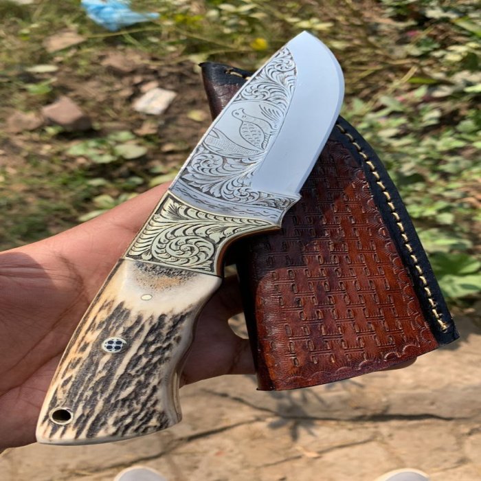 Handmade Stag Horn Skinning Knife of Damascus Steel with Leather Case, Cowboy Knife