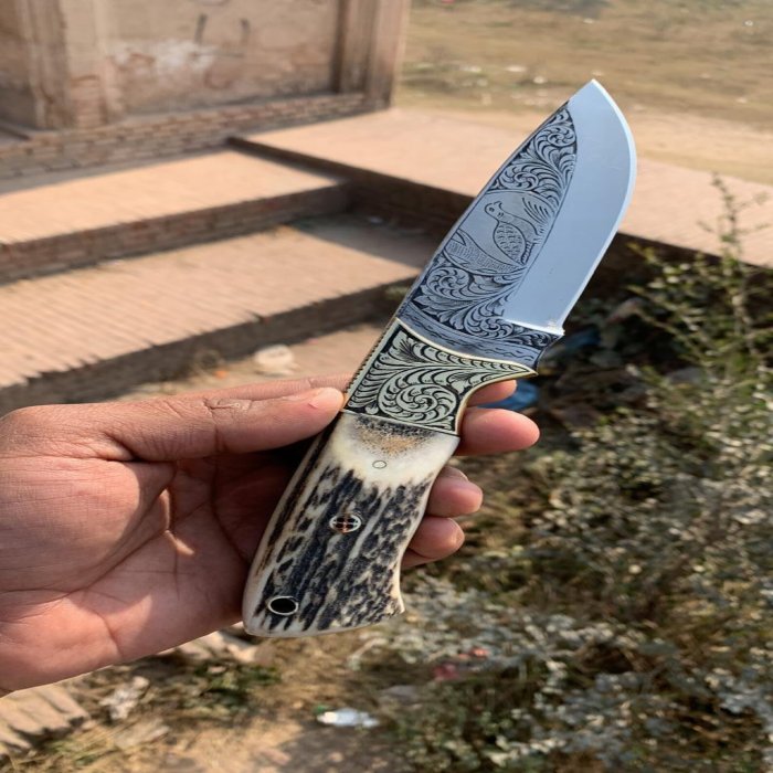 Handmade Stag Horn Skinning Knife of Damascus Steel with Leather Case, Cowboy Knife