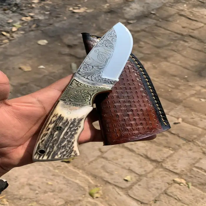 Handmade Stag Horn Skinning Knife of Damascus Steel with Leather Case, Cowboy Knife