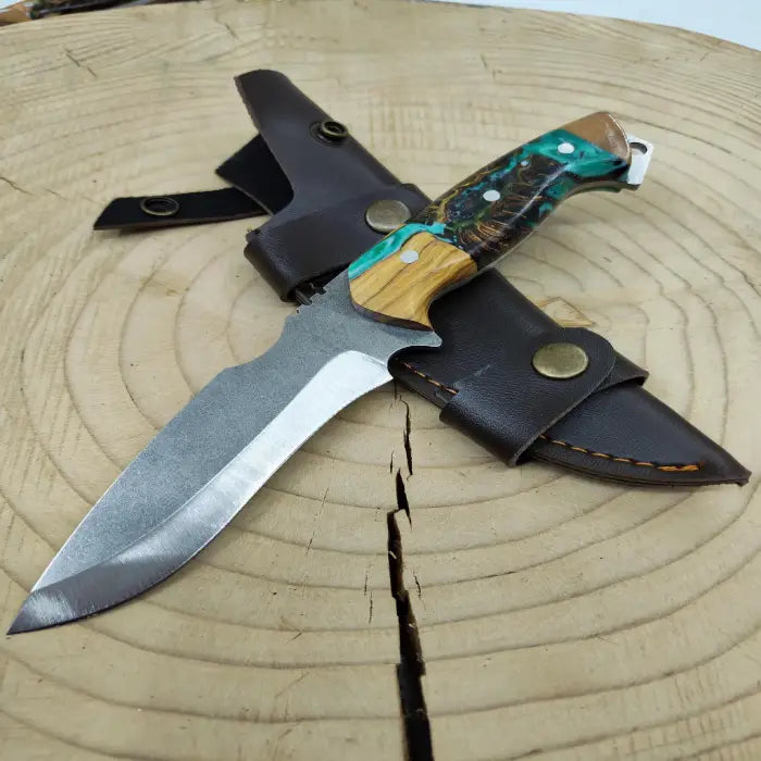 Mirror finish Western Cowboy knife with pancake leather sheath