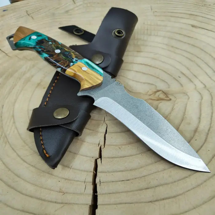 Mirror finish Western Cowboy knife with pancake leather sheath