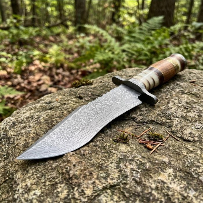Handmade Damascus Bowie Knife – Clip Point Hunting Knife with Leather Handle