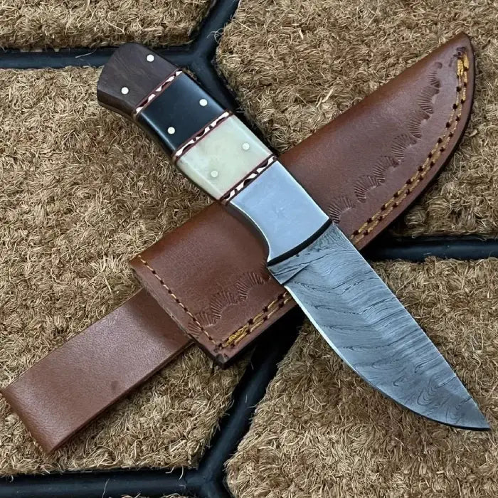 Damascus Steel Custom Handcrafted Hunting Skinner Bushcraft Knife